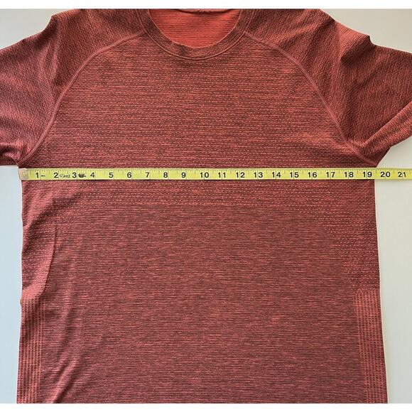 Lululemon Metal Vent Tech Short Sleeve Shirt Red Medium Athletic Training Run - Picture 10 of 11